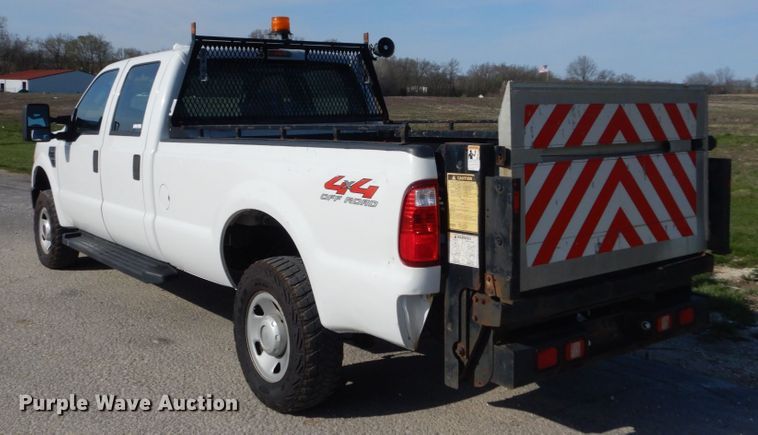 image for item IY9530 2008 Ford F350 Super Duty XLT  Crew Cab pickup truck