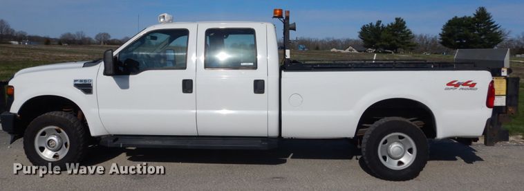 image for item IY9530 2008 Ford F350 Super Duty XLT  Crew Cab pickup truck