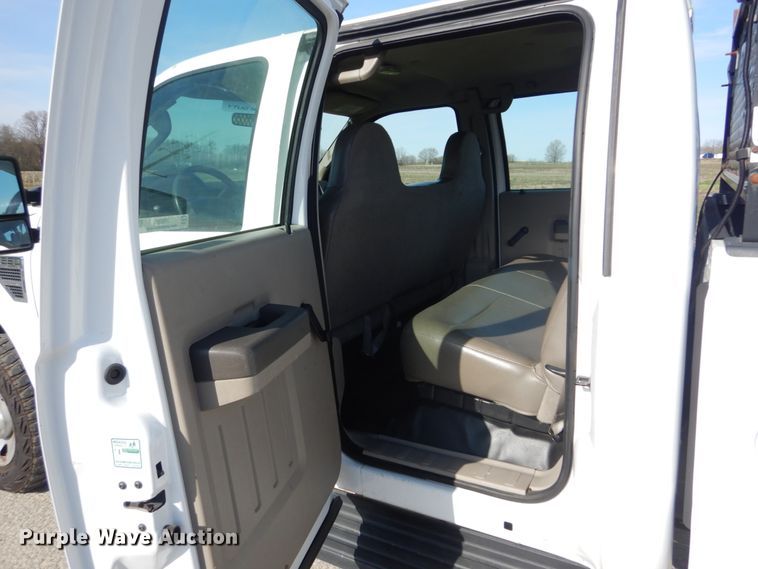 image for item IY9530 2008 Ford F350 Super Duty XLT  Crew Cab pickup truck