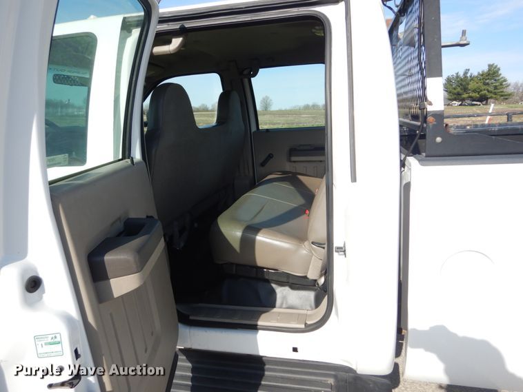 image for item IY9530 2008 Ford F350 Super Duty XLT  Crew Cab pickup truck