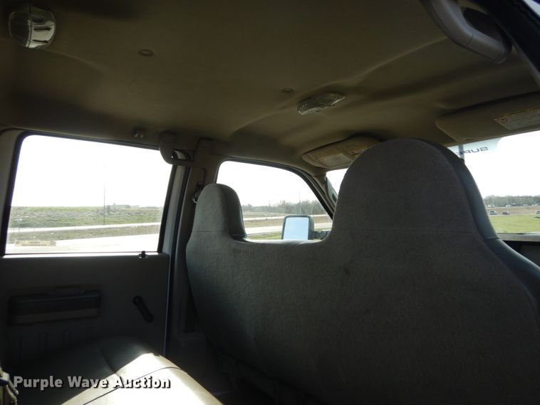 image for item IY9530 2008 Ford F350 Super Duty XLT  Crew Cab pickup truck