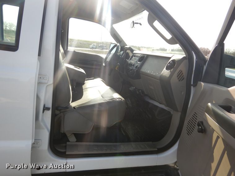 image for item IY9530 2008 Ford F350 Super Duty XLT  Crew Cab pickup truck