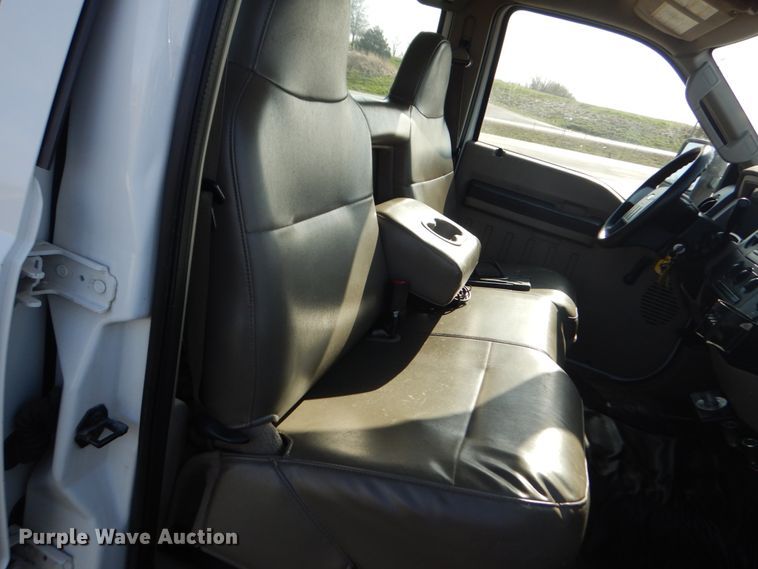 image for item IY9530 2008 Ford F350 Super Duty XLT  Crew Cab pickup truck