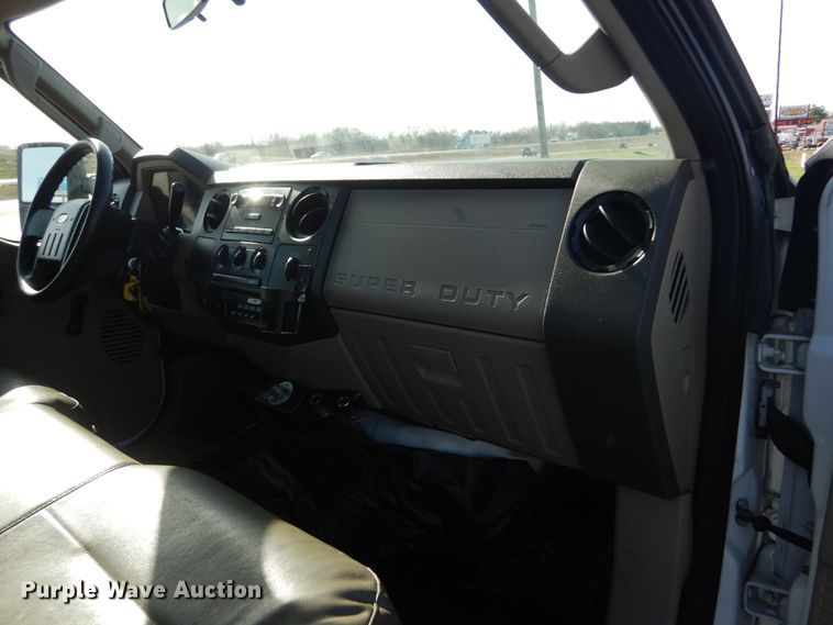 image for item IY9530 2008 Ford F350 Super Duty XLT  Crew Cab pickup truck