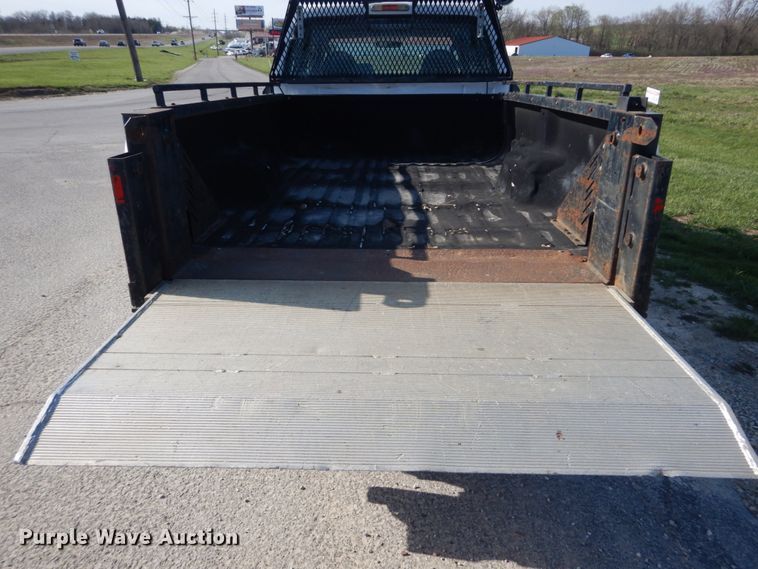 image for item IY9530 2008 Ford F350 Super Duty XLT  Crew Cab pickup truck