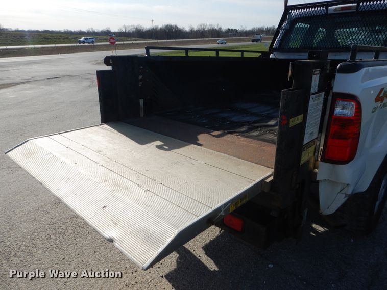 image for item IY9530 2008 Ford F350 Super Duty XLT  Crew Cab pickup truck