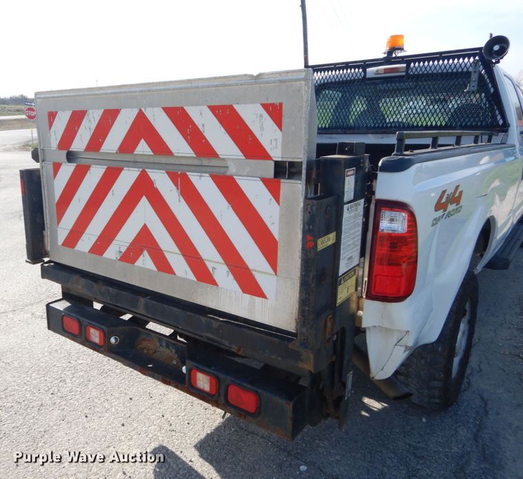 image for item IY9530 2008 Ford F350 Super Duty XLT  Crew Cab pickup truck