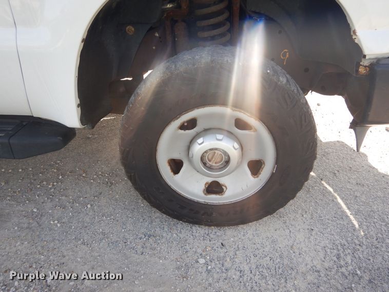 image for item IY9530 2008 Ford F350 Super Duty XLT  Crew Cab pickup truck