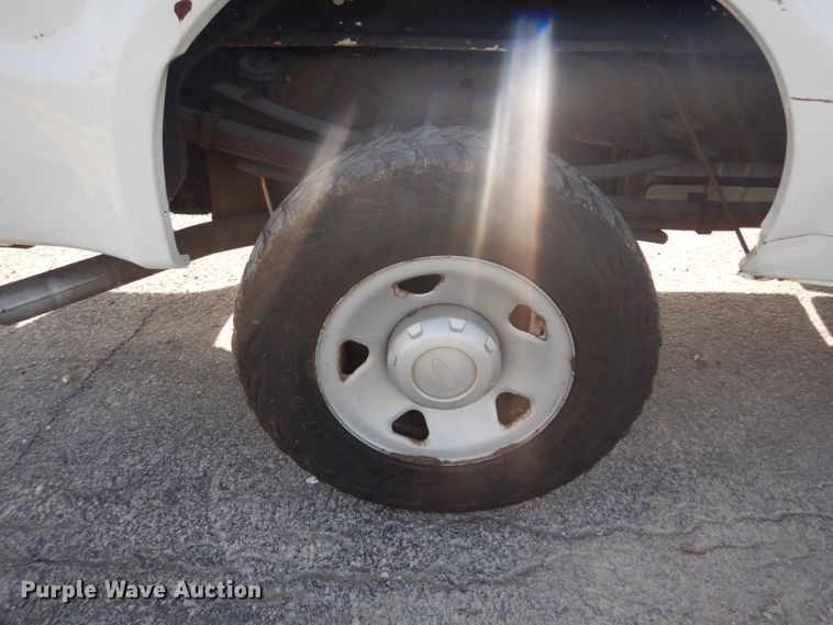 image for item IY9530 2008 Ford F350 Super Duty XLT  Crew Cab pickup truck