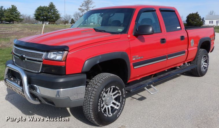image for item IY9531 2005 Chevrolet 2500HD  Crew Cab pickup truck