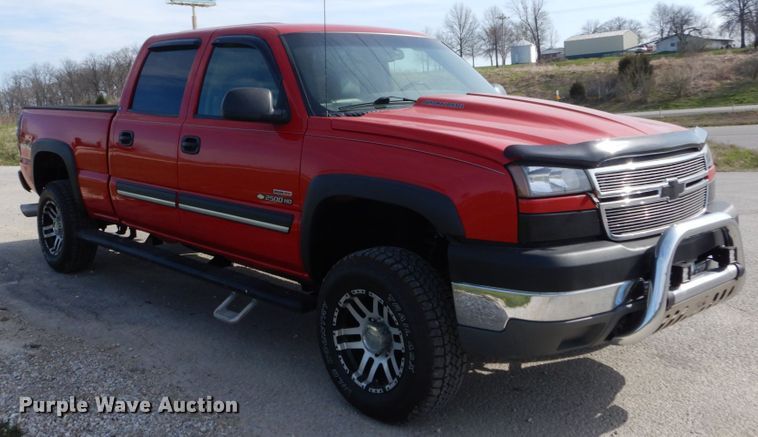 image for item IY9531 2005 Chevrolet 2500HD  Crew Cab pickup truck