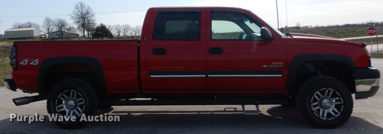 image for item IY9531 2005 Chevrolet 2500HD  Crew Cab pickup truck