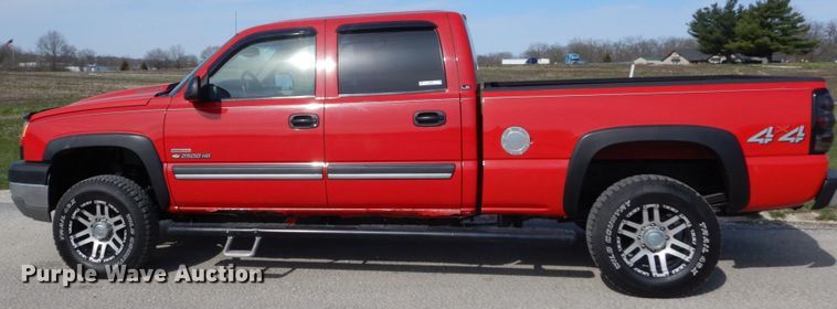 image for item IY9531 2005 Chevrolet 2500HD  Crew Cab pickup truck