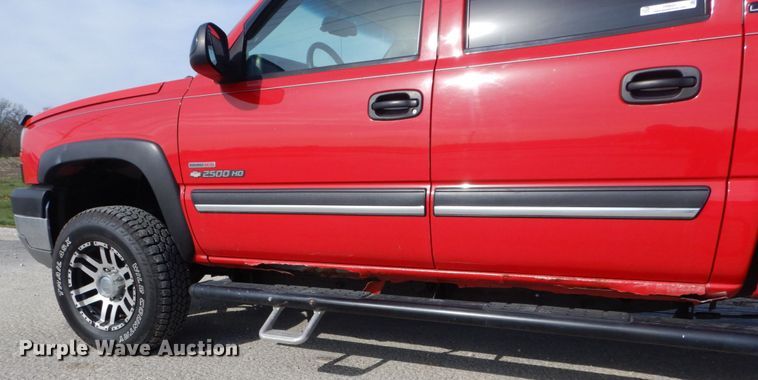 image for item IY9531 2005 Chevrolet 2500HD  Crew Cab pickup truck