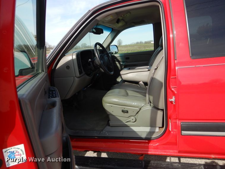 image for item IY9531 2005 Chevrolet 2500HD  Crew Cab pickup truck