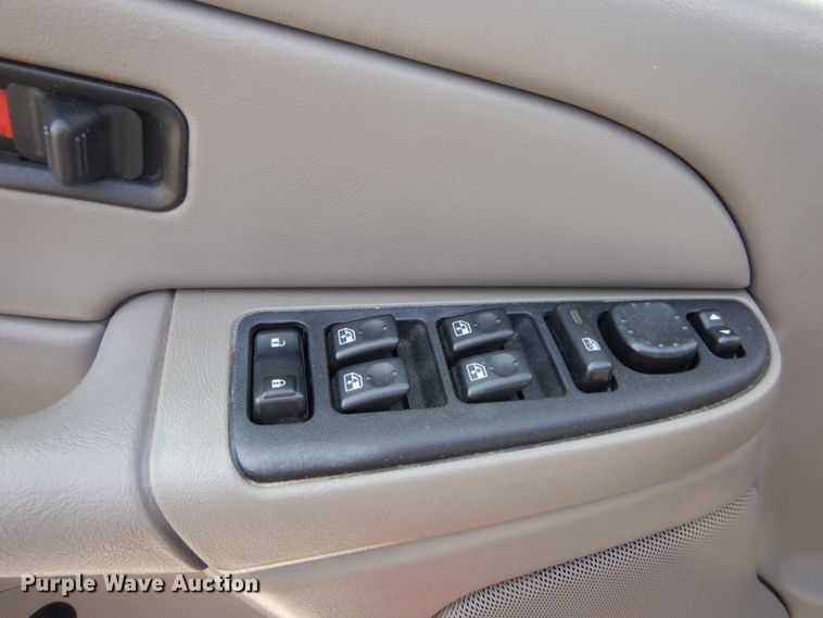 image for item IY9531 2005 Chevrolet 2500HD  Crew Cab pickup truck