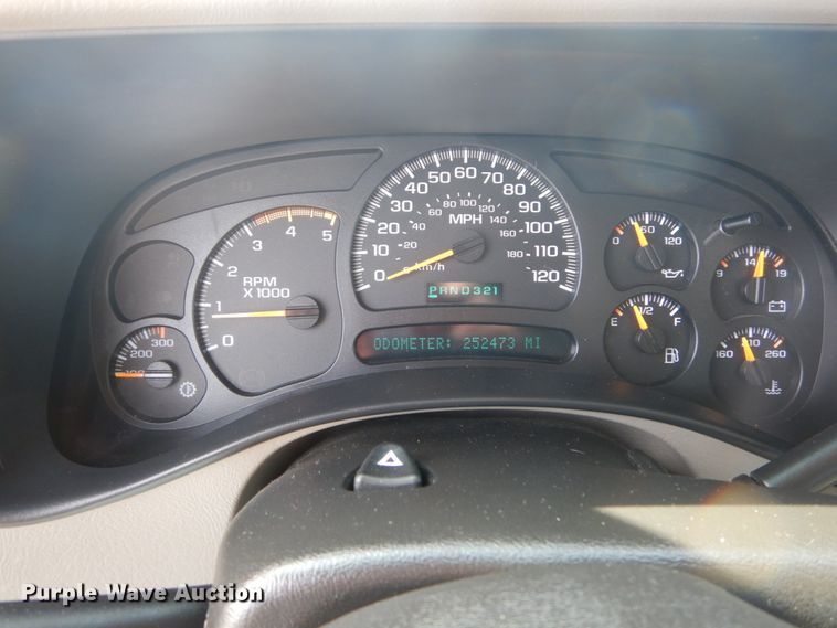 image for item IY9531 2005 Chevrolet 2500HD  Crew Cab pickup truck