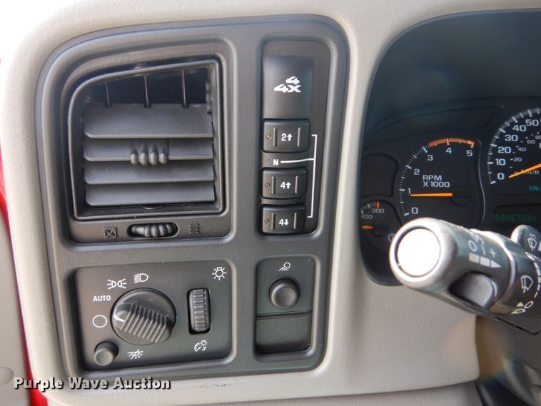 image for item IY9531 2005 Chevrolet 2500HD  Crew Cab pickup truck