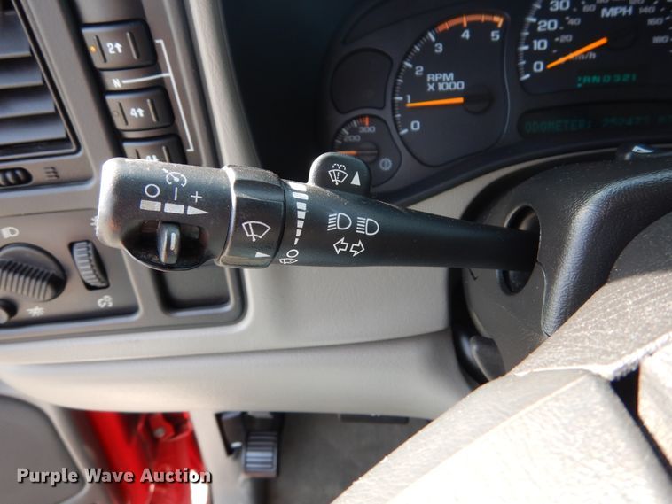 image for item IY9531 2005 Chevrolet 2500HD  Crew Cab pickup truck