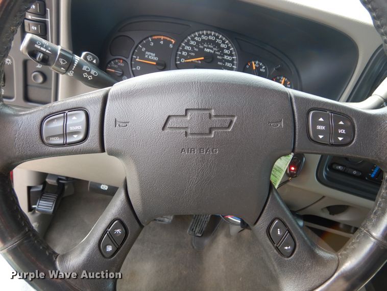 image for item IY9531 2005 Chevrolet 2500HD  Crew Cab pickup truck