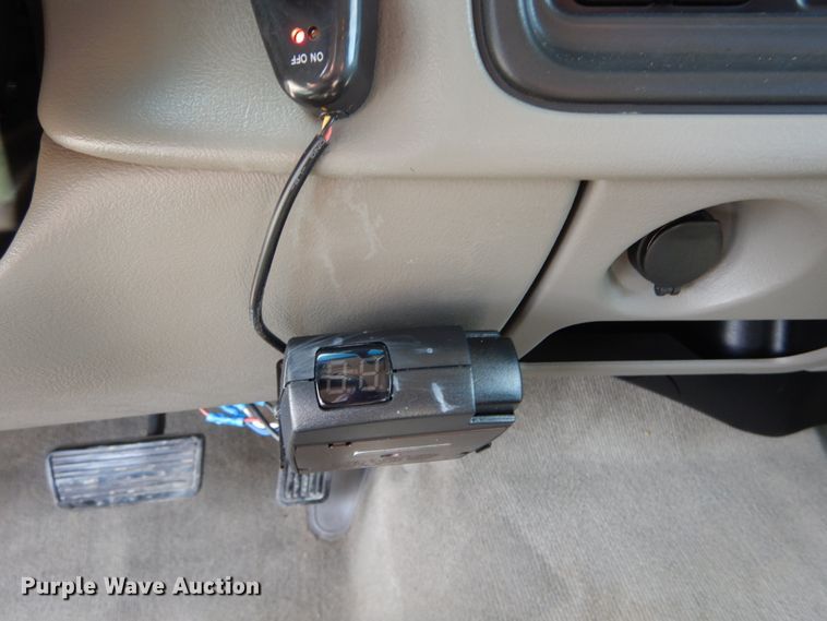 image for item IY9531 2005 Chevrolet 2500HD  Crew Cab pickup truck