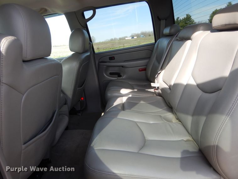 image for item IY9531 2005 Chevrolet 2500HD  Crew Cab pickup truck