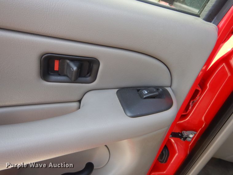 image for item IY9531 2005 Chevrolet 2500HD  Crew Cab pickup truck