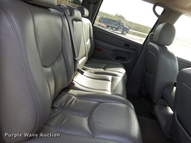 image for item IY9531 2005 Chevrolet 2500HD  Crew Cab pickup truck