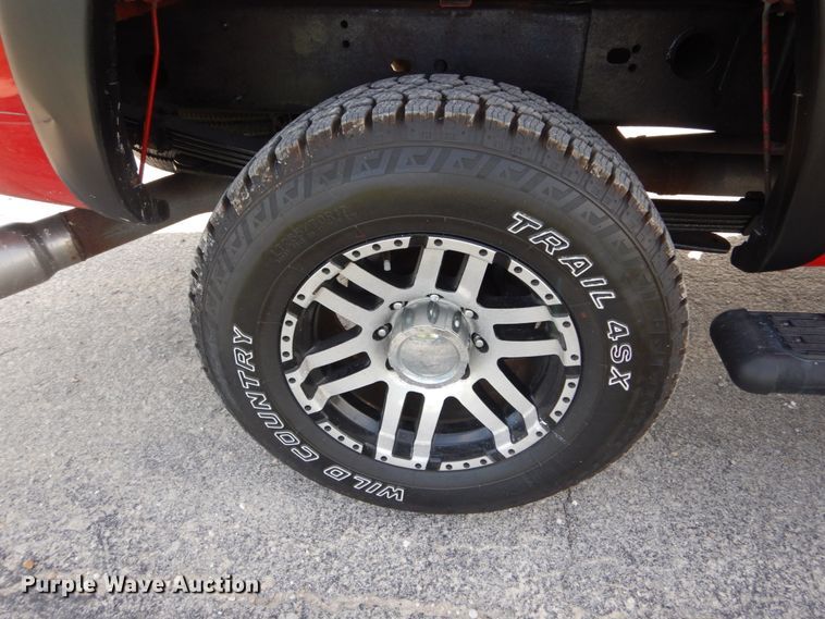 image for item IY9531 2005 Chevrolet 2500HD  Crew Cab pickup truck