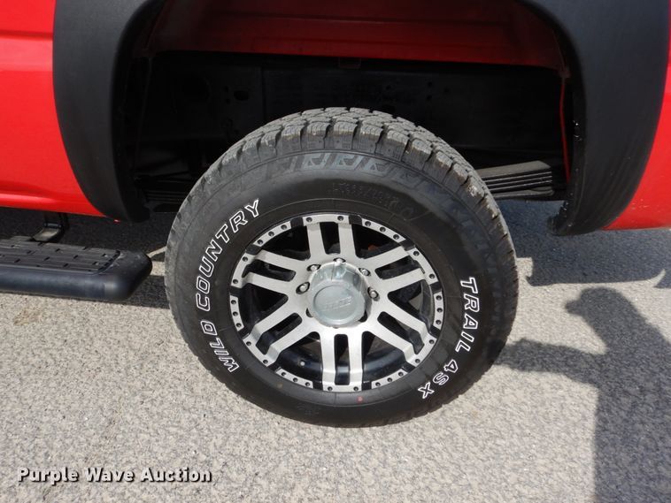 image for item IY9531 2005 Chevrolet 2500HD  Crew Cab pickup truck