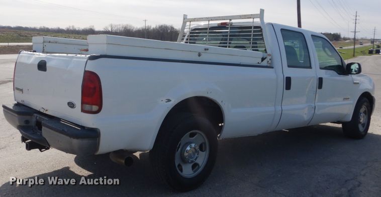image for item IY9532 2005 Ford F350 Super Duty XL  Crew Cab pickup truck