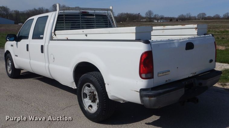 image for item IY9532 2005 Ford F350 Super Duty XL  Crew Cab pickup truck