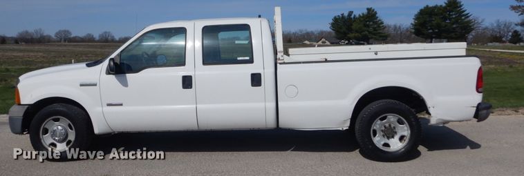 image for item IY9532 2005 Ford F350 Super Duty XL  Crew Cab pickup truck