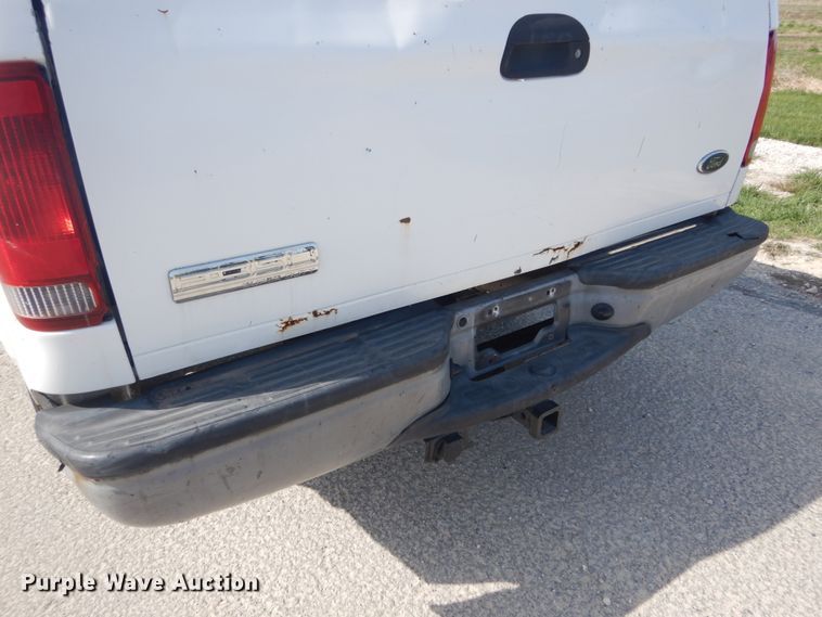 image for item IY9532 2005 Ford F350 Super Duty XL  Crew Cab pickup truck