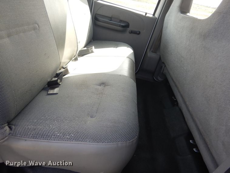 image for item IY9532 2005 Ford F350 Super Duty XL  Crew Cab pickup truck