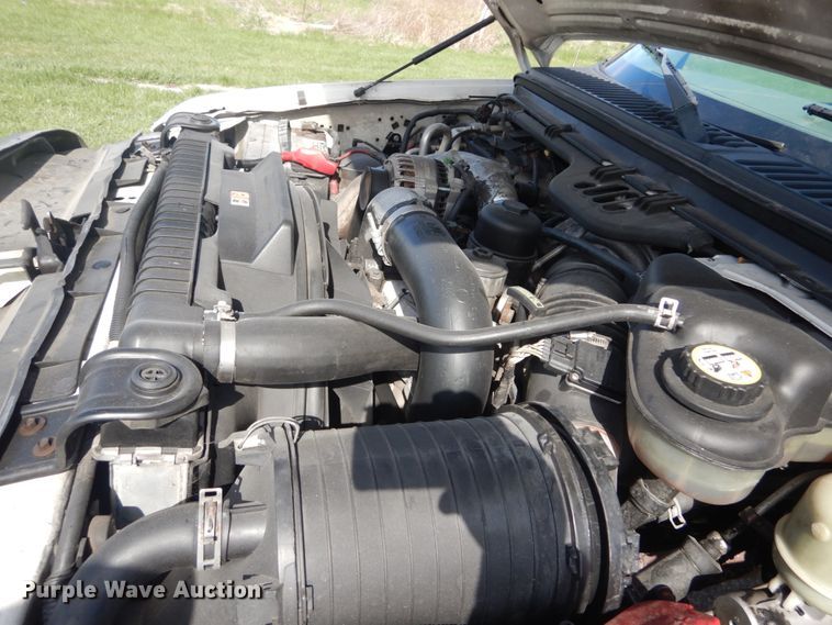 image for item IY9532 2005 Ford F350 Super Duty XL  Crew Cab pickup truck