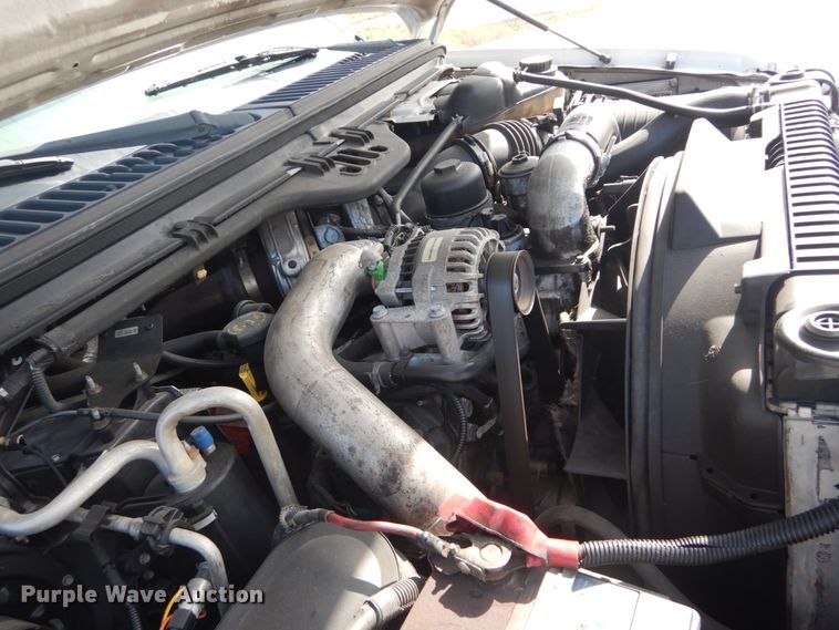 image for item IY9532 2005 Ford F350 Super Duty XL  Crew Cab pickup truck