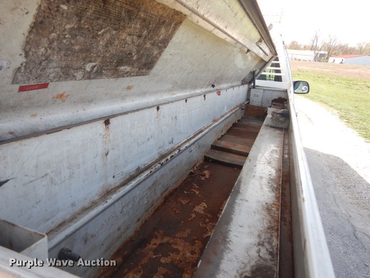 image for item IY9532 2005 Ford F350 Super Duty XL  Crew Cab pickup truck