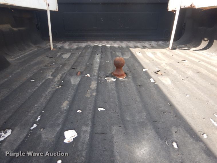 image for item IY9532 2005 Ford F350 Super Duty XL  Crew Cab pickup truck