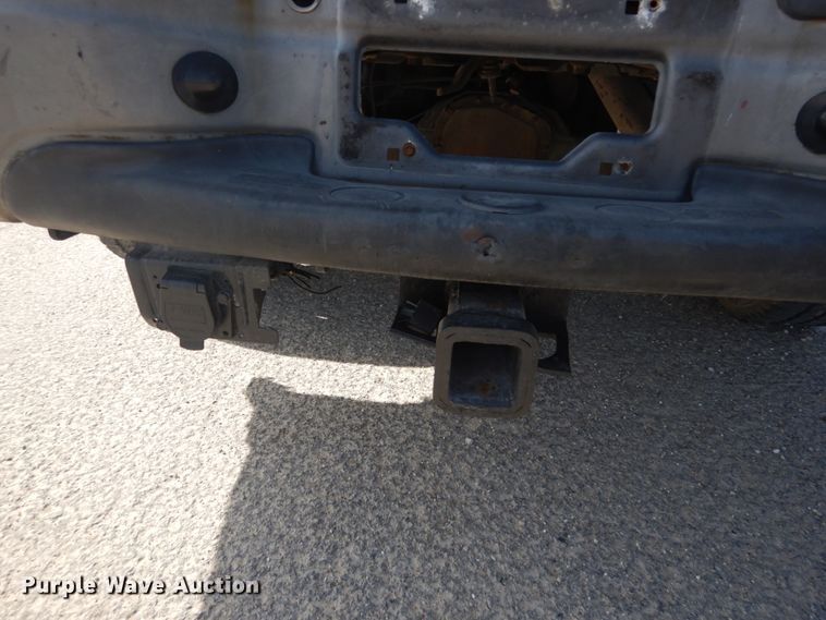 image for item IY9532 2005 Ford F350 Super Duty XL  Crew Cab pickup truck