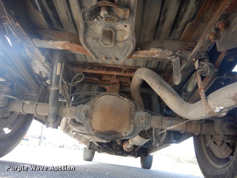 image for item IY9532 2005 Ford F350 Super Duty XL  Crew Cab pickup truck