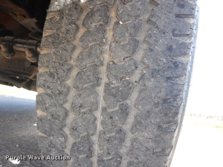 image for item IY9532 2005 Ford F350 Super Duty XL  Crew Cab pickup truck