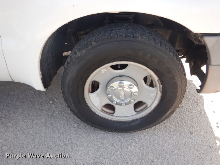 image for item IY9532 2005 Ford F350 Super Duty XL  Crew Cab pickup truck