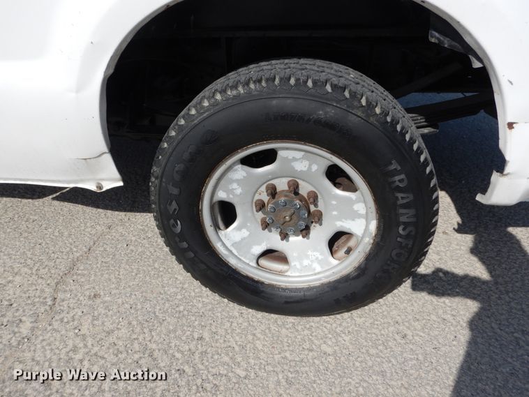 image for item IY9532 2005 Ford F350 Super Duty XL  Crew Cab pickup truck