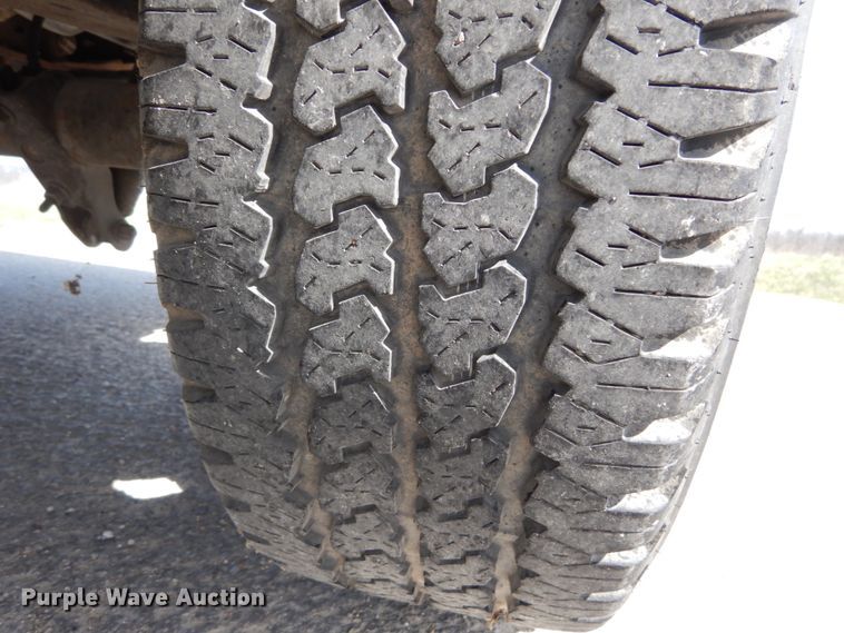 image for item IY9532 2005 Ford F350 Super Duty XL  Crew Cab pickup truck