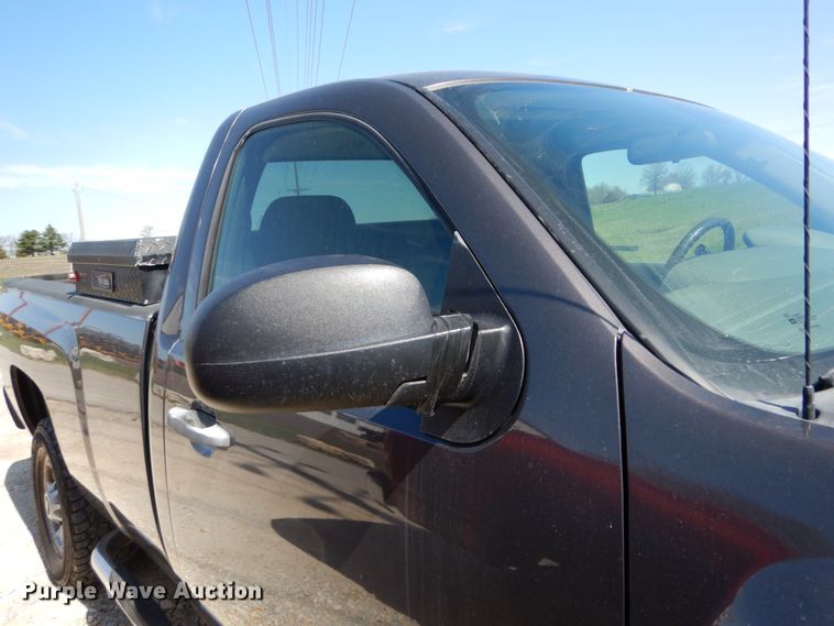 image for item IY9535 2011 Chevrolet 2500HD  pickup truck