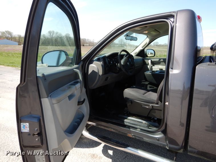 image for item IY9535 2011 Chevrolet 2500HD  pickup truck