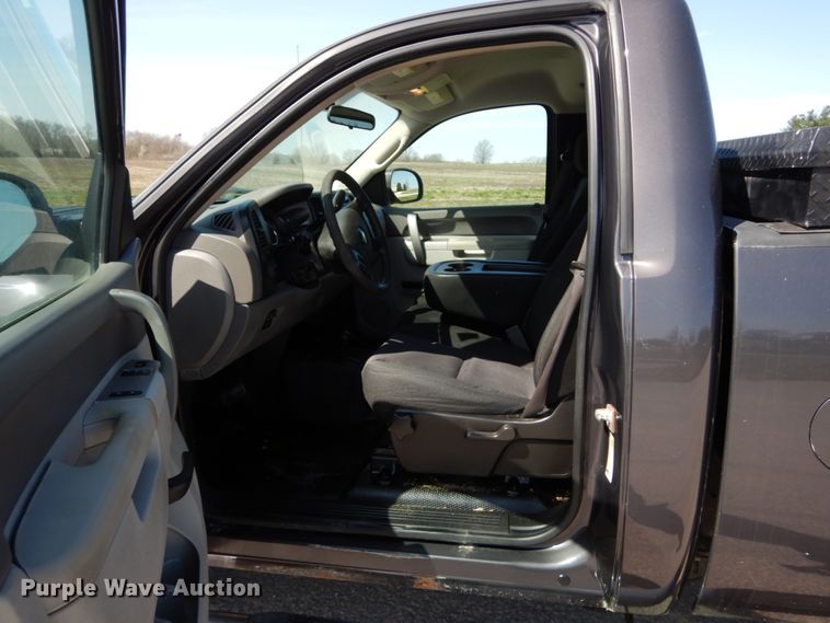 image for item IY9535 2011 Chevrolet 2500HD  pickup truck