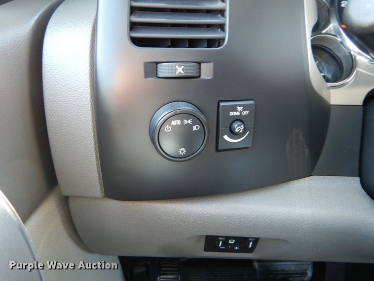 image for item IY9535 2011 Chevrolet 2500HD  pickup truck