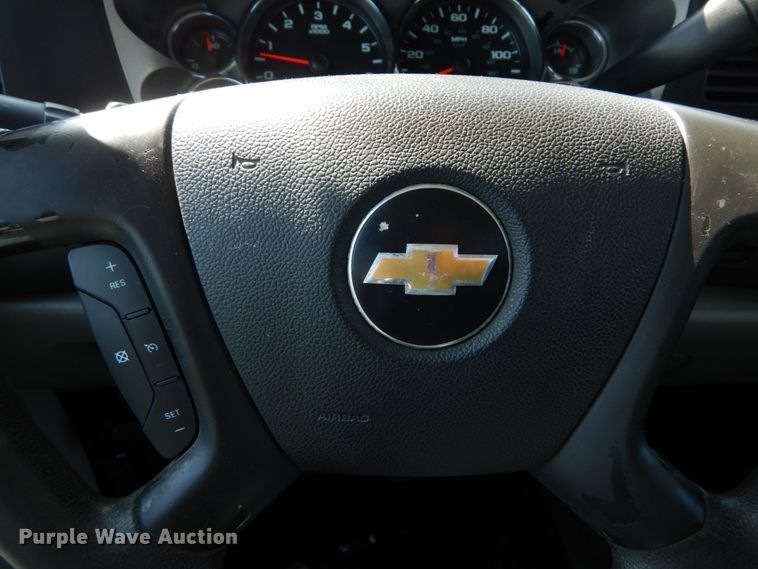 image for item IY9535 2011 Chevrolet 2500HD  pickup truck